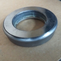 AT17464  John Deere Throw Out  Bearing