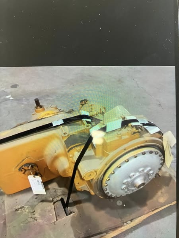 R12577440 Clark 664D, 665D transmission, brand new